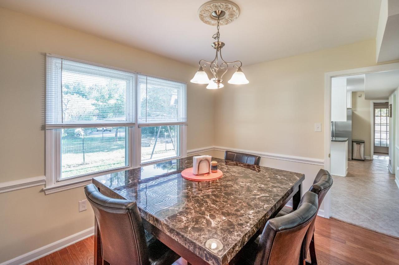 Centrally Located Spacious Abode Charlotte Exterior foto